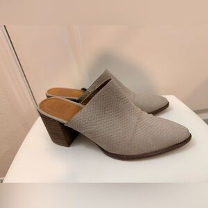 Dolce Vita Textured Gray Mules